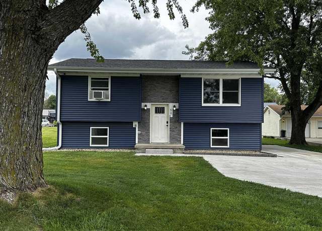 Property at 610 E Pershing Drive Dr, Brooklyn, IA 52211, 3 beds, 1 bath