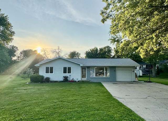 Property at 1407 16th St, Harlan, IA 51537, 4 beds, 2 baths