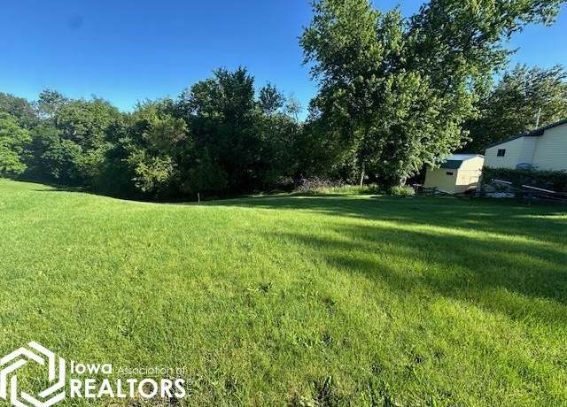 Property at 5065-5066 Skyline Dr, Brooklyn, IA 52211