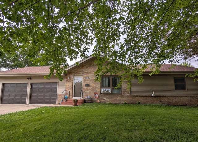 Property at 1413 Ann St, Grinnell, IA 50112, 3 beds, 3 baths