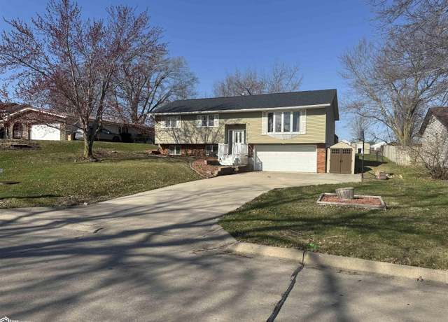 Property at 2825 Oak Meadow Dr, Ottumwa, IA 52501, 3 beds, 2 baths