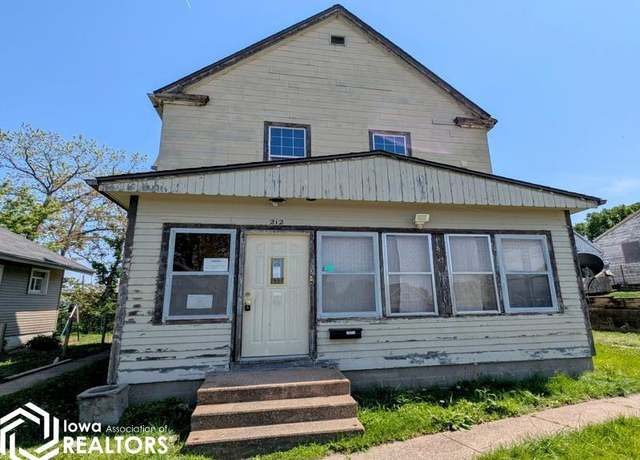 Property at 212 S 8th St, Burlington, IA 52601, 3 beds, 1.5 baths
