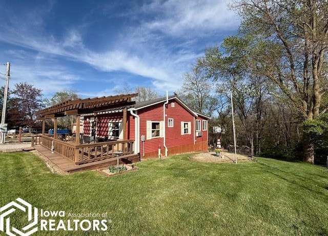 Property at 1410 E Ridge Dr, Brooklyn, IA 52211, 2 beds, 1 bath