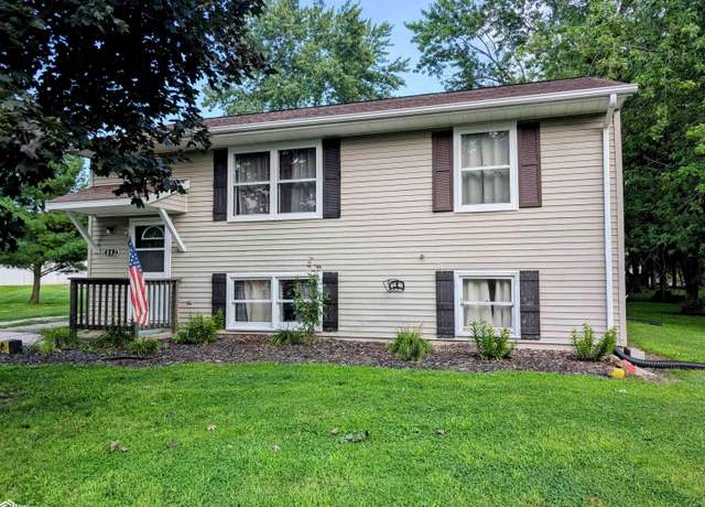 Property at 802 N Bergdahl Cir, Mount Pleasant, IA 52641, 3 beds, 1.5 baths