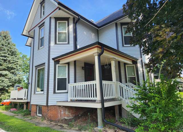 Property at 1419 West St, Grinnell, IA 50112, 4 beds, 2 baths