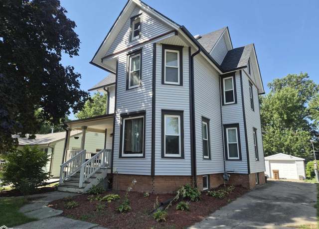 Property at 1419 West St, Grinnell, IA 50112, 4 beds, 2 baths