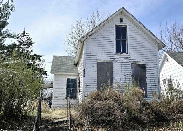 Property at 1309 S 10th St, Burlington, IA 52601, 2 beds, 1 bath