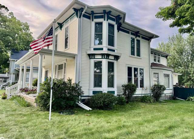Property at 300 N 4th St St, Clear Lake, IA 50428, 4 beds, 2 baths
