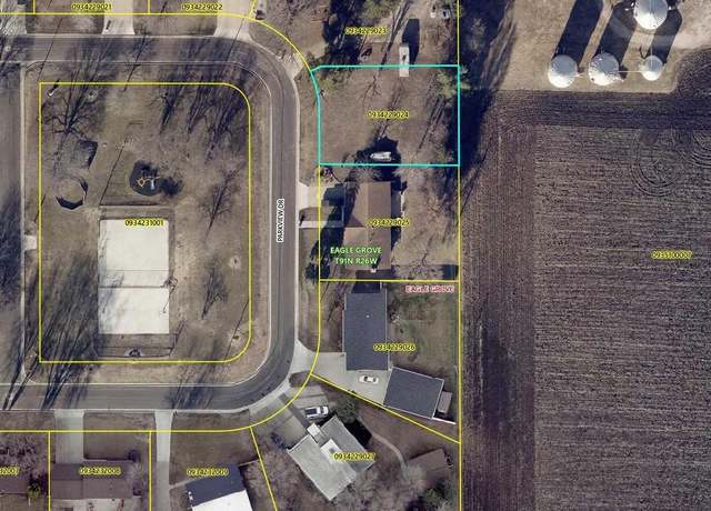 Property at 10 Parkview Dr, Eagle Grove, IA 50533