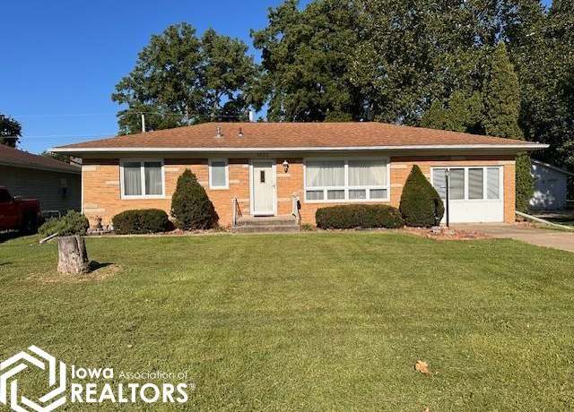 Property at 2633 Clearview St, Ottumwa, IA 52501, 3 beds, 1.5 baths