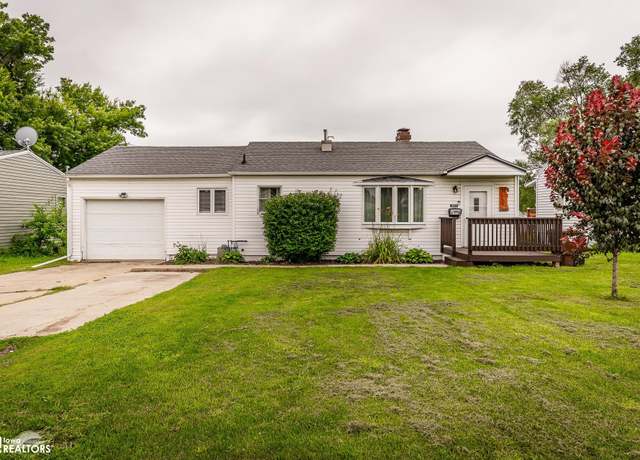 Property at 1025 S 8th Ave, Marshalltown, IA 50158, 3 beds, 2 baths