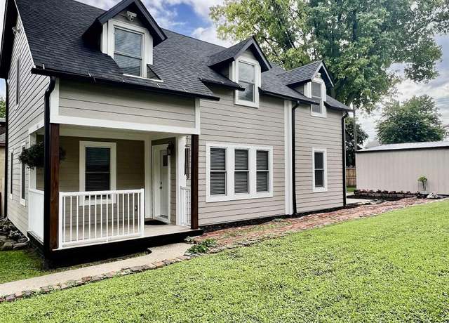 Property at 436 North 3rd St, Oskaloosa, IA 52577, 3 beds, 2 baths