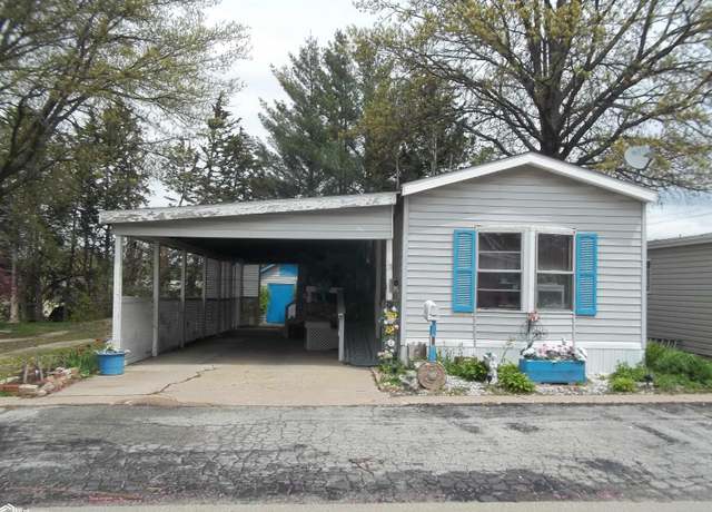 Property at 803 Quiet Harbor St, Creston, IA 50801, 2 beds, 2 baths
