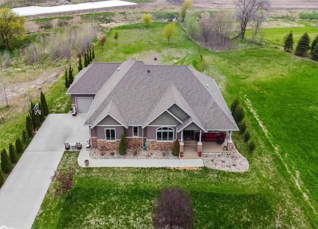 Property at 1415 N 20th St St, Clear Lake, IA 50428, 4 beds, 3.5 baths