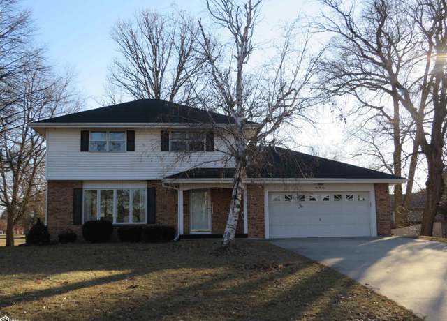 Property at 105 18th Ave NE, Hampton, IA 50441, 4 beds, 3 baths