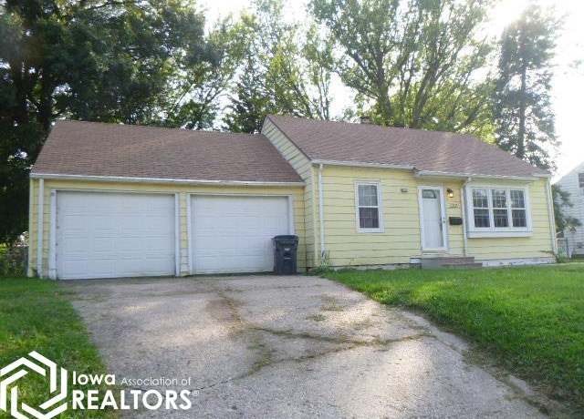 Property at 2201 Burlington Ave, Burlington, IA 52601, 2 beds, 1 bath