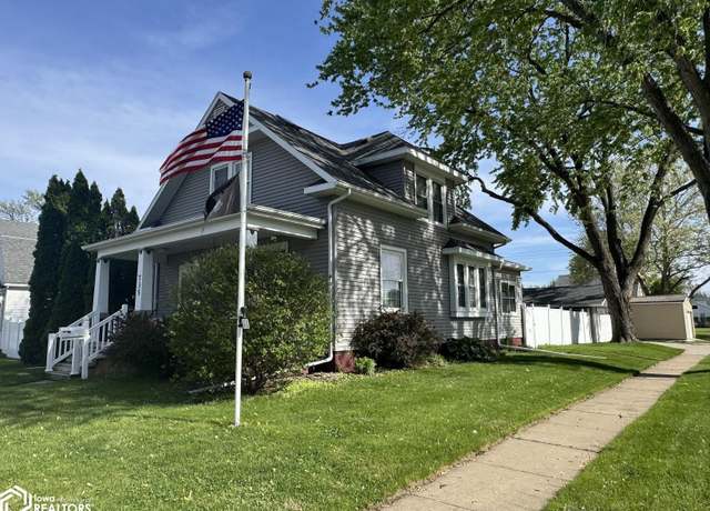 Property at 735 Sweeny Ave, Burlington, IA 52601, 3 beds, 2.5 baths