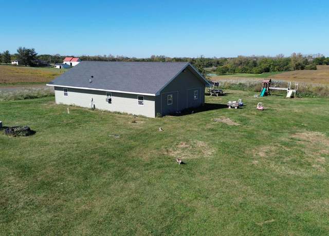 Property at 22710 160th St, Bloomfield, IA 52537, 4 beds, 1 bath