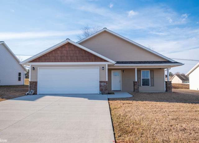 Property at 1101 E Southridge Rd, Marshalltown, IA 50158, 3 beds, 2 baths