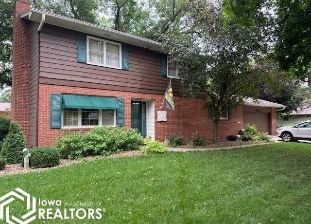 Property at 120 S Roan St, Algona, IA 50511, 3 beds, 2.5 baths