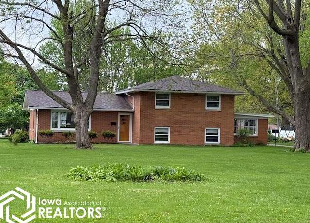 Property at 602 S Walnut St, Mount Pleasant, IA 52641, 4 beds, 2 baths