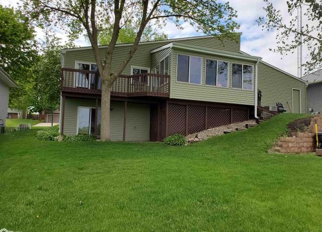 Property at 1002 S 15th St, Clear Lake, IA 50428, 3 beds, 1.5 baths