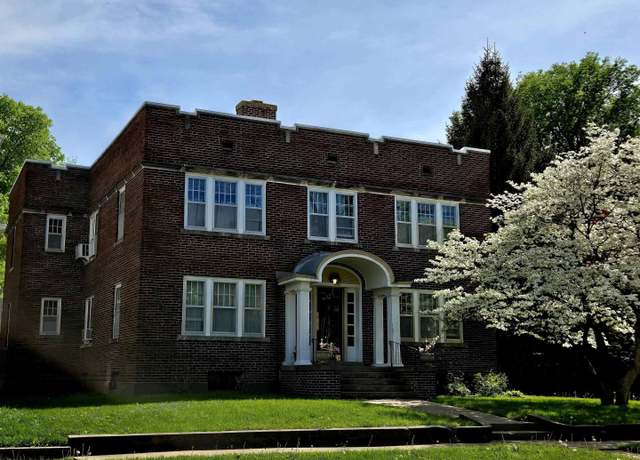Property at 718 Avenue E, Fort Madison, IA 52627