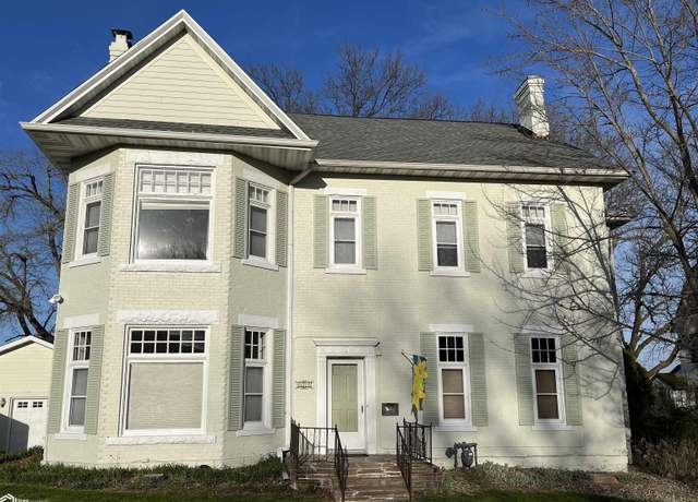 Property at 627 Grand Ave, Keokuk, IA 52632, 5 beds, 3 baths