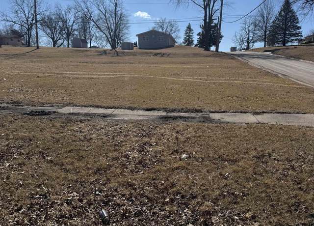 Property at 1628 Linden Ave, Chariton, IA 50049