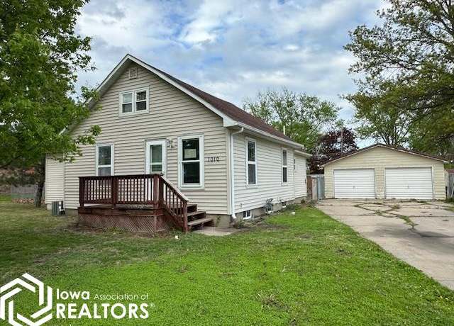 Property at 1010 N 17th St, Chariton, IA 50049, 2 beds, 1 bath