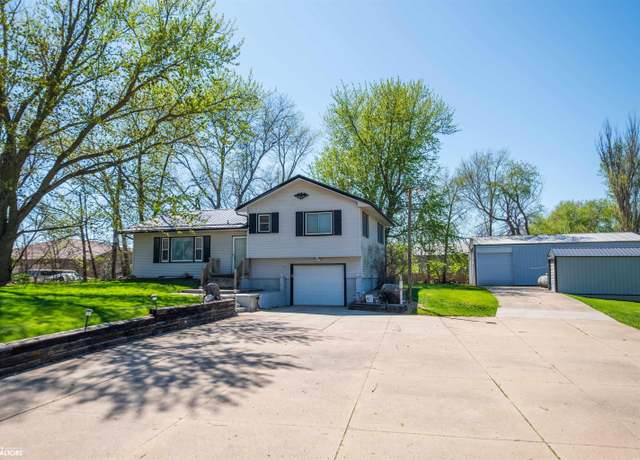 Property at 2609 Ridge Rd, Marshalltown, IA 50158, 3 beds, 1 bath