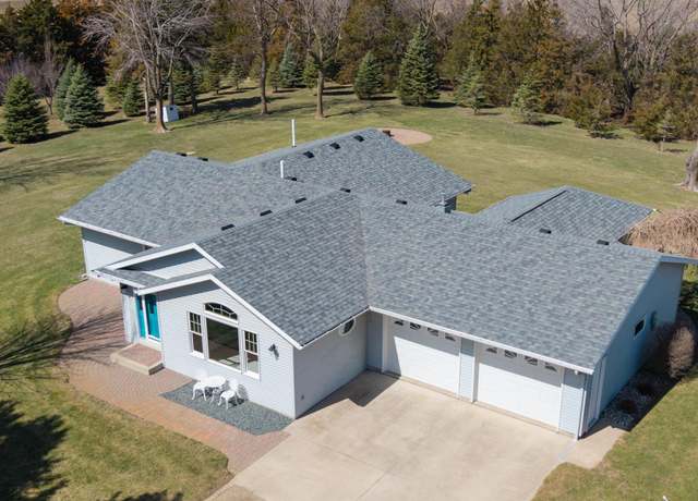 Property at 21563 220th St, Carroll, IA 51401, 2 beds, 3 baths
