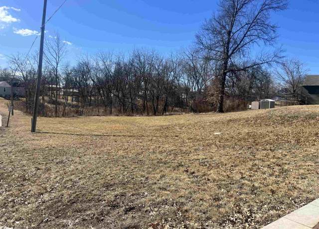 Property at 408 E North St, Bloomfield, IA 52537