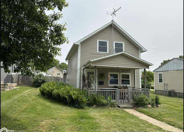 Property at 906 Linn St, Atlantic, IA 50022, 2 beds, 1.5 baths