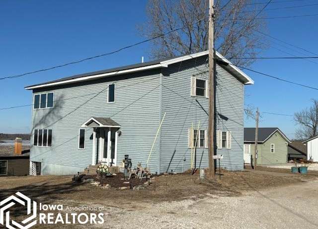 Property at 111 Knox St, Oquawka, IL 61469, 3 beds, 2.5 baths