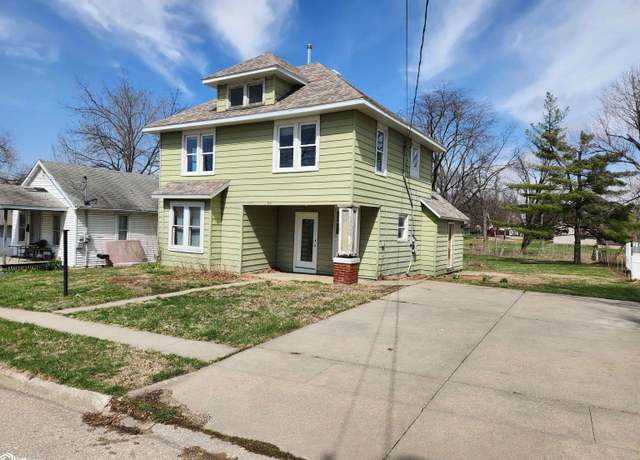 Property at 109 E 10th St, Tama, IA 52339, 4 beds, 1 bath