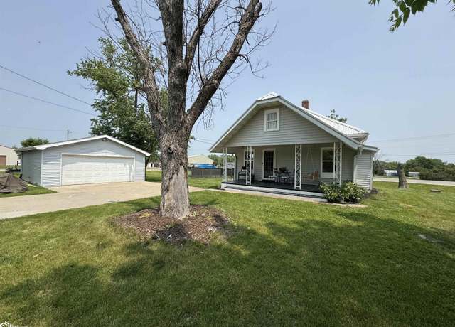 Property at 1121 N 18th St, Centerville, IA 52544, 2 beds, 1.5 baths