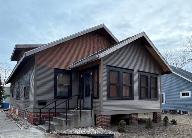 Property at 608 E North St, Algona, IA 50511, 3 beds, 2 baths