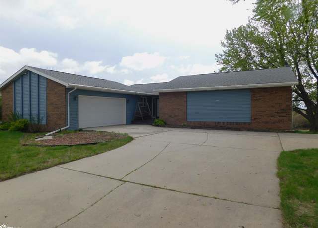 Property at 1016 Ridge Rd, Denison, IA 51442, 3 beds, 3 baths