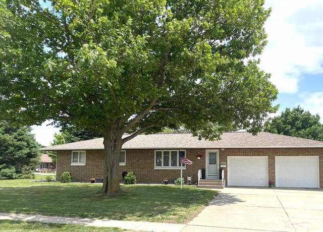 Property at 1848 N West St, Carroll, IA 51401, 3 beds, 2 baths