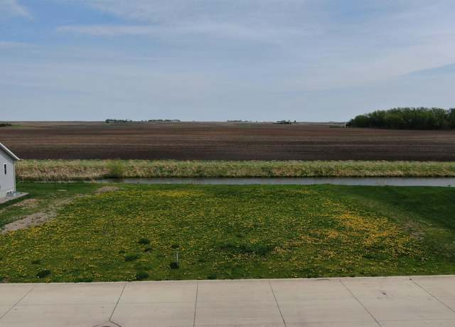 Property at 421 White Fox Dr, Clarion, IA 50525