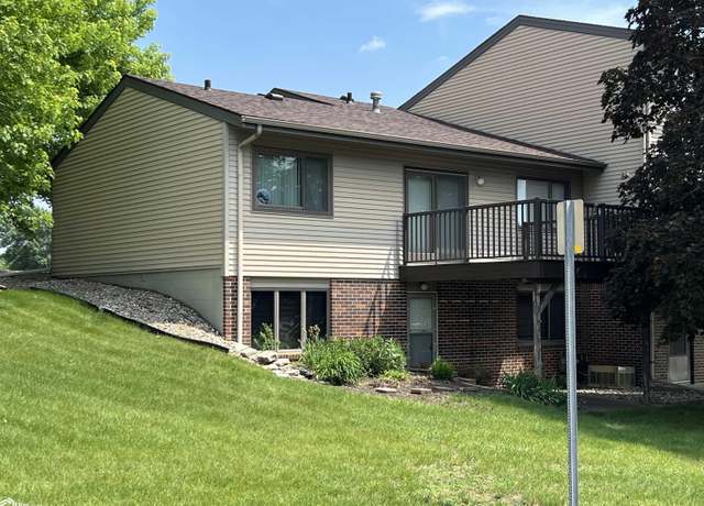 Property at 1202 N Clark St, Carroll, IA 51401, 1 bed, 2.5 baths