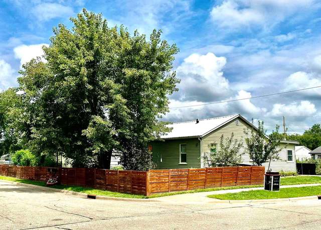 Property at 105 W Loomis Ave, Ottumwa, IA 52501, 2 beds, 1 bath
