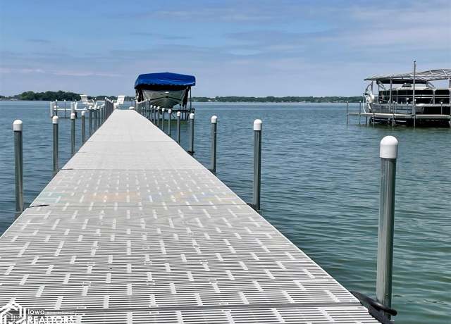 Property at 2707 S Lakeview Dr #2707, Clear Lake, IA 50428, 4 beds, 3.5 baths