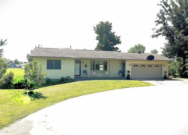 Property at 408 N 17th St, Marshalltown, IA 50158, 4 beds, 2 baths