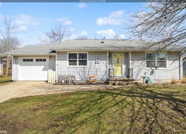 Property at 904 S Adams St, Mount Pleasant, IA 52641, 3 beds, 1.5 baths