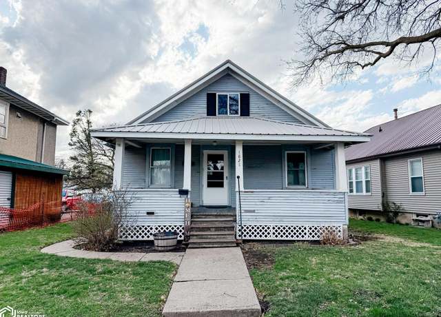 Property at 1821 Summer St, Burlington, IA 52601, 2 beds, 1 bath