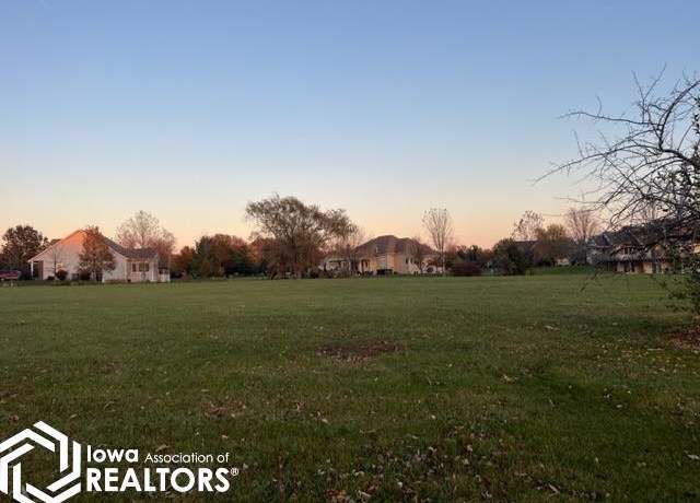 Property at 34 Pinehurst Cir, Ottumwa, IA 52501