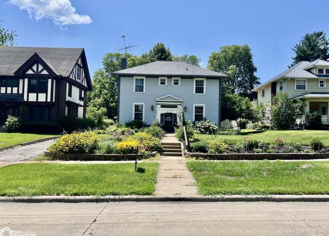 Property at 1008 1st Ave E, Oskaloosa, IA 52577, 3 beds, 2 baths