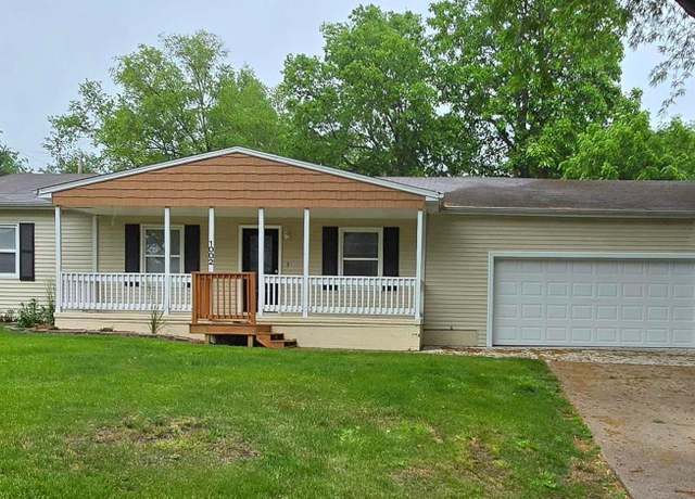 Property at 1002 Maywood Dr, Oskaloosa, IA 52577, 3 beds, 1.5 baths